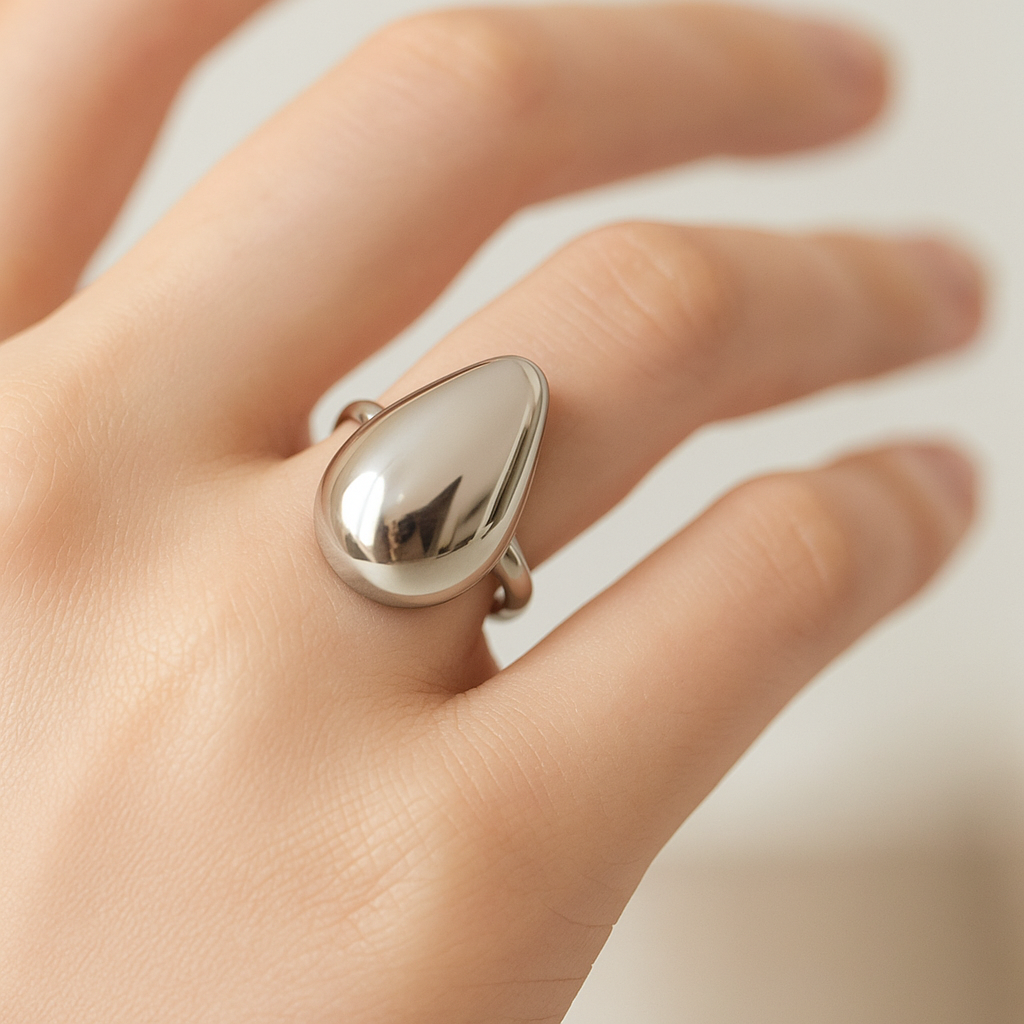 انگشتر زنانه فانتزی طرح قطره اب از جنس استیل - فروشگاه فروشگاه اکسسوری ملورین