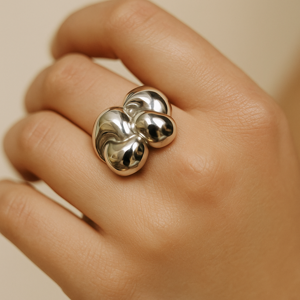 انگشتر زنانه فانتزی طرح گره از جنس استیل - فروشگاه فروشگاه اکسسوری ملورین