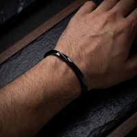 دستبند مردانه بنگل مدل پیچ ساده از جنس استیل