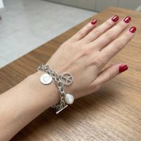 دستبند زنانه فانتزی مدل چارم اویزدار از جنس ابکاری رادیوم