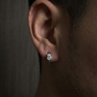 پیرسینگ گوش مردانه مدل حلقه ای طرح تک نگین از جنس استیل