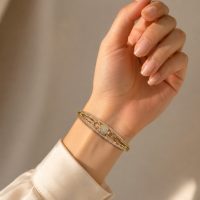 دستبند زنانه مدل بنگل طرح جواهری از جنس ژوپینگ