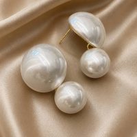 گوشواره زنانه مدل میخی طرح مروارید پرورشی جنس میخ از استیل
